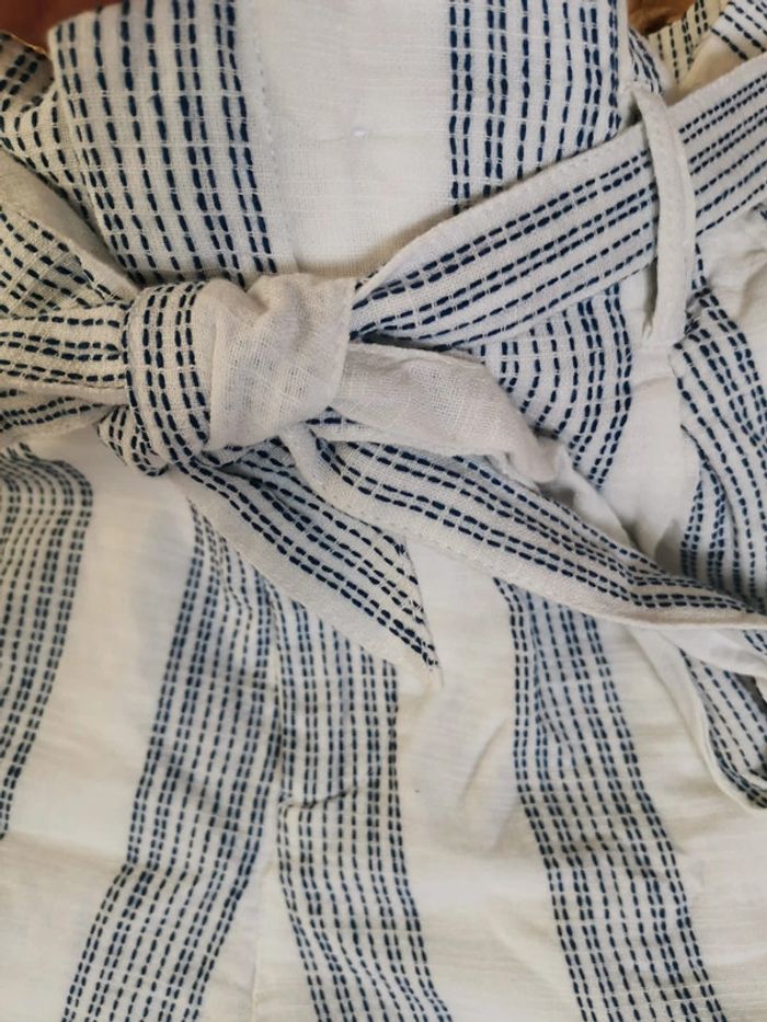 Short en lin neuf avec étiquette Taille 42 - photo numéro 3