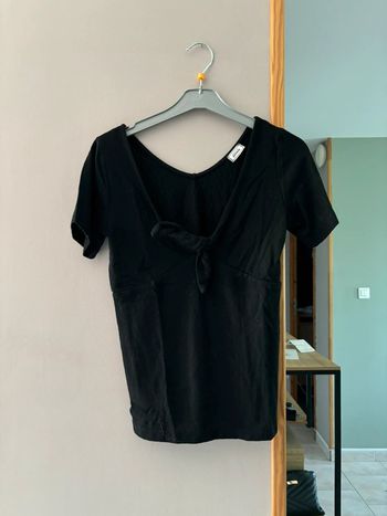 T shirt noir avec noeud