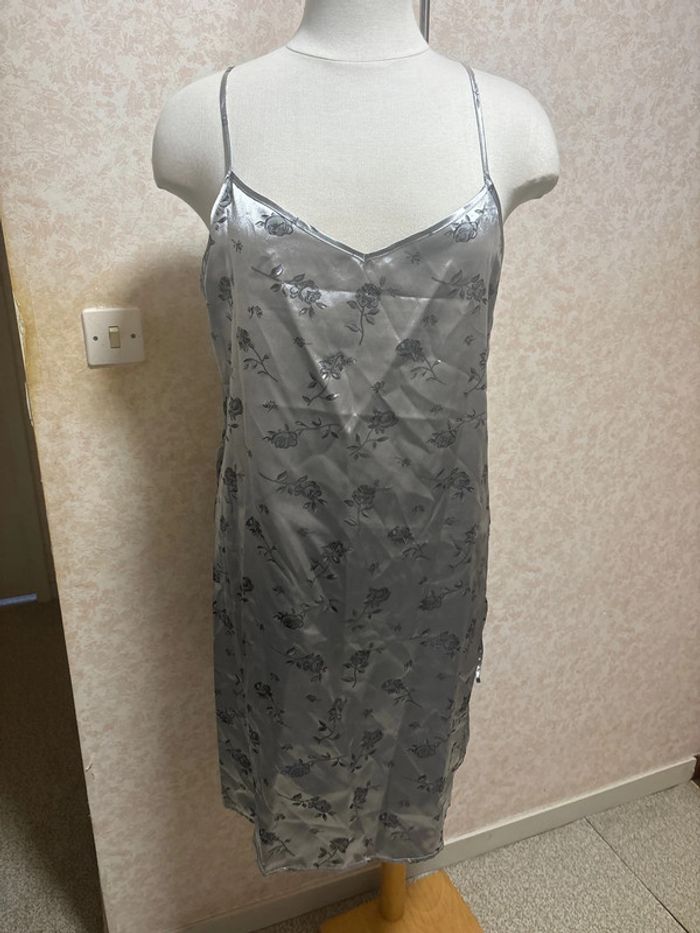 Nuisette taille 42-44 marque Yves rocher