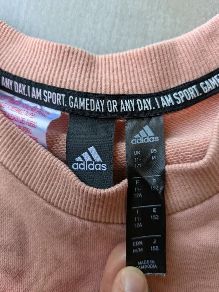 Joli pull adidas 11/12 ans - photo numéro 3