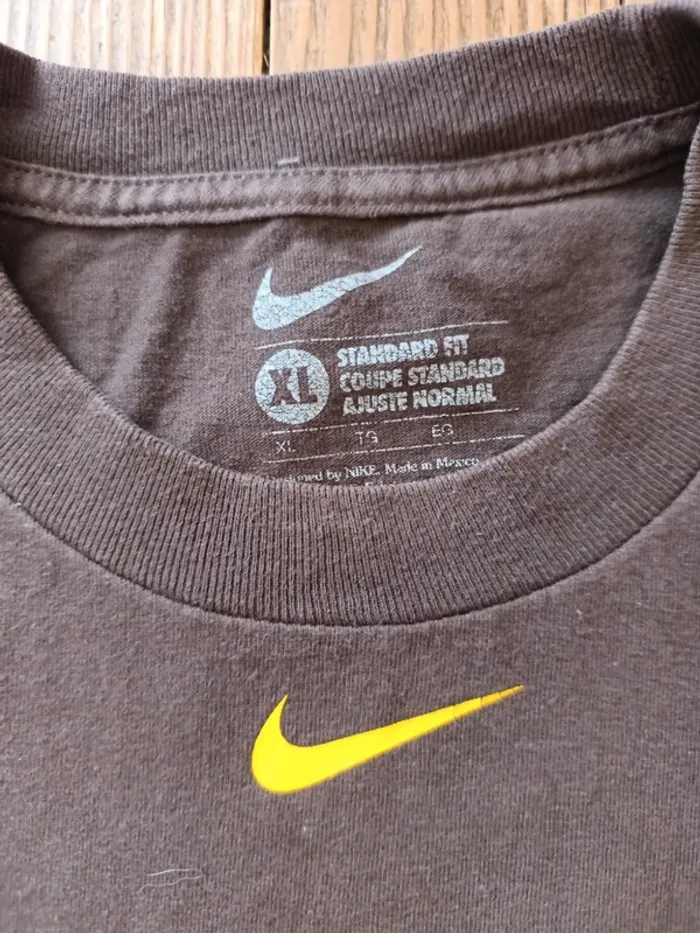 T-shirt vintage nike NCAA U Wyoming cowboy football Taille XL - photo numéro 5