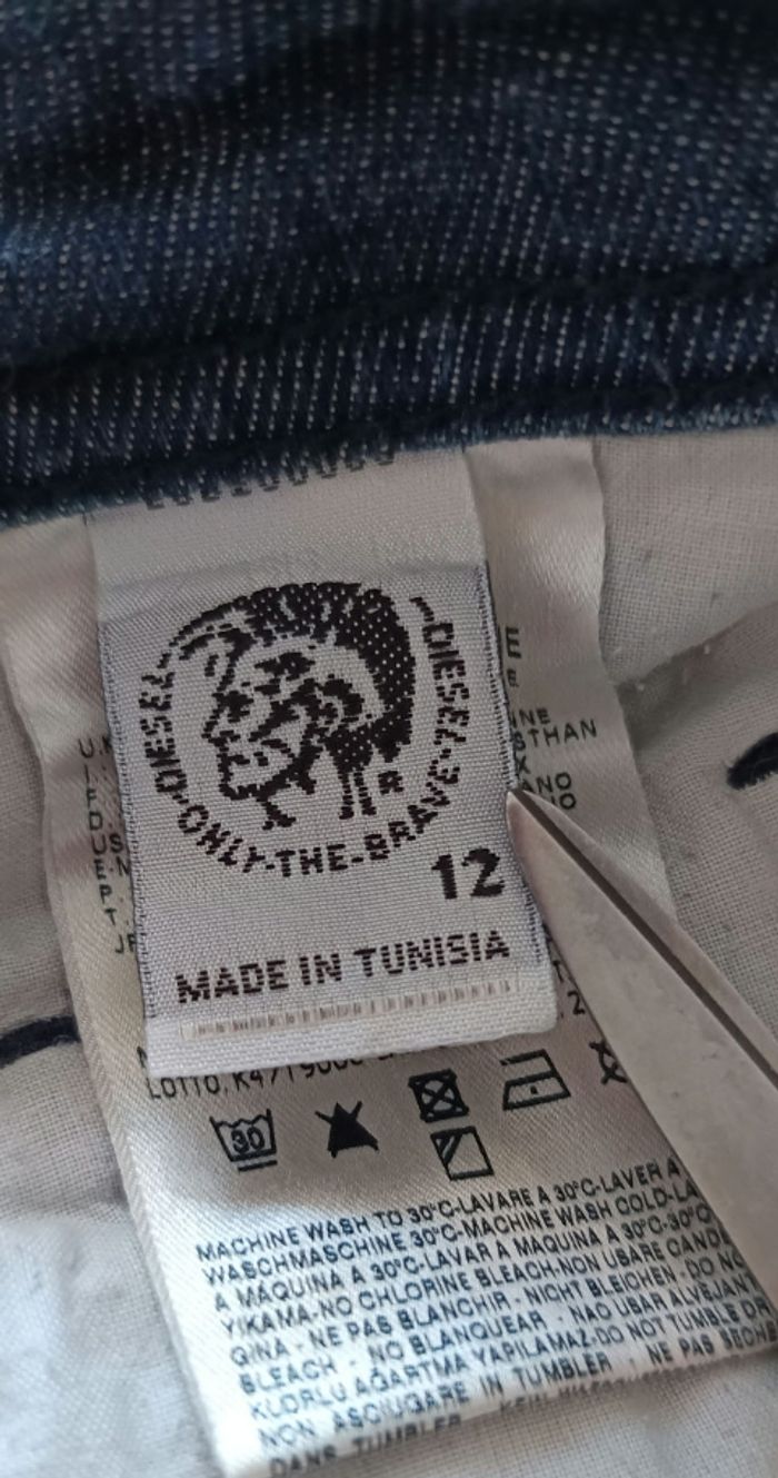 Jean 👖 DIESEL taille 12 ans excellent état - photo numéro 7