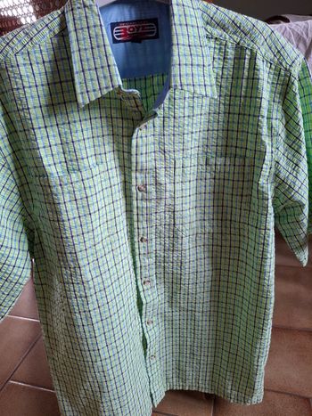 Très belle chemise garçon de qualité  16 ans.