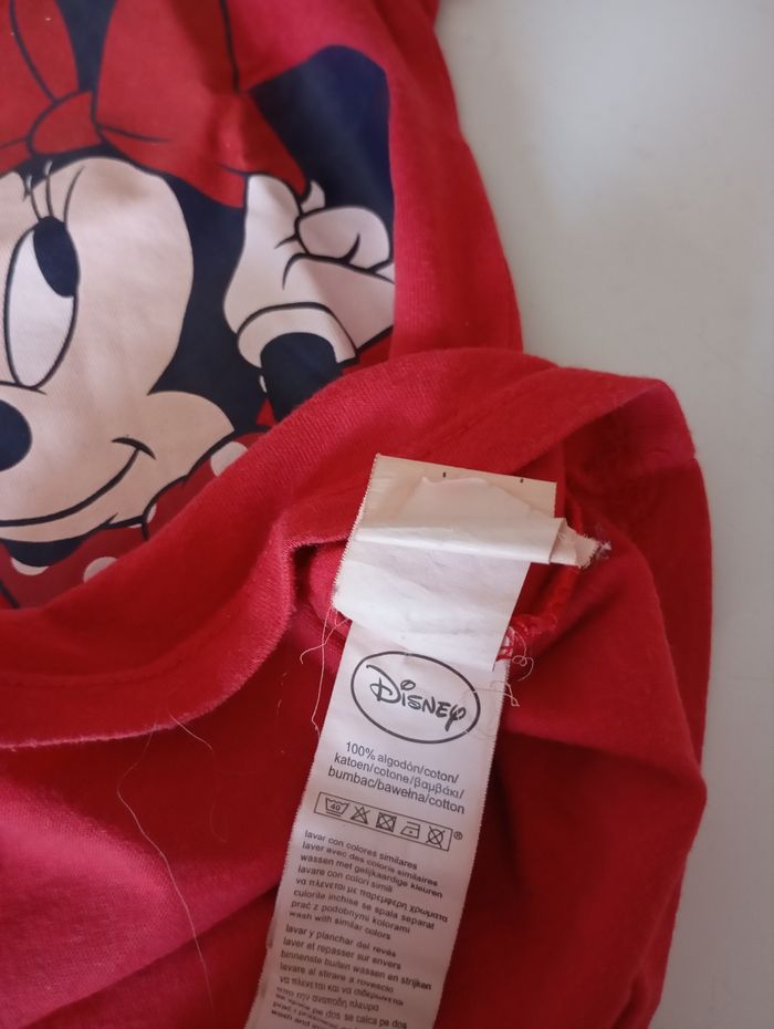 Tee-shirt,3/4 ans,manches longues,,coton ,rouge et motif Minnie avec paillettes , ,Disney Minnie Mouse, très bon état - photo numéro 9