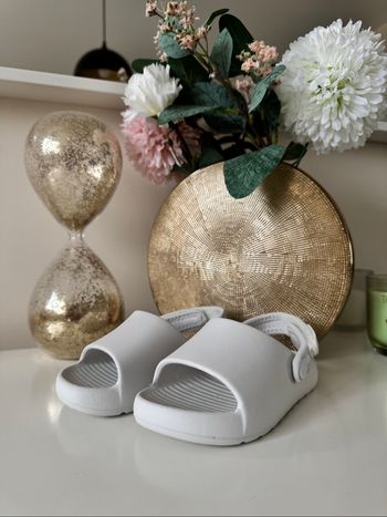 Claquettes blanches || Zara || Taille 23