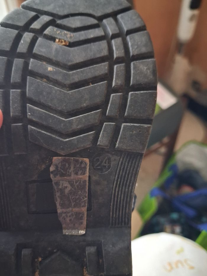 Une paire de bottines pour garçon taille 24 - photo numéro 3