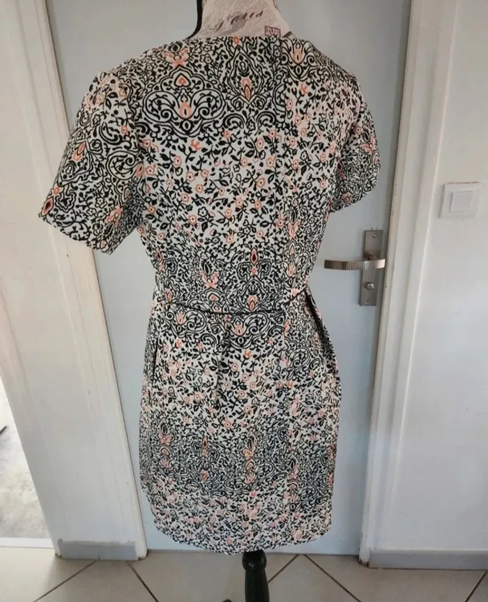 Superbe Robe H&M imprimé floral - Taille 42 - photo numéro 4