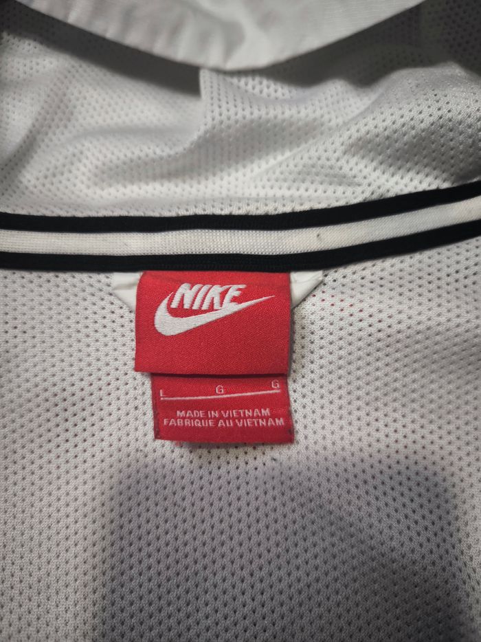Veste a capuche Nike,coupe vent, taille L, très bon état - photo numéro 5