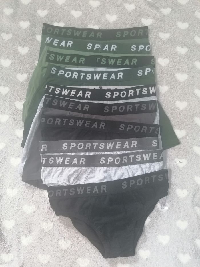 Lot 10 articles sous-vêtements garçon 14 ans dont 2 offerts