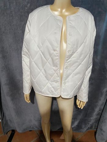 Veste blanche courte matelassé  fin camaïeu taille 38