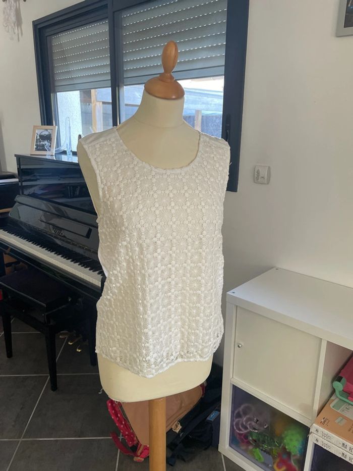 Haut blanc sud express dentelle