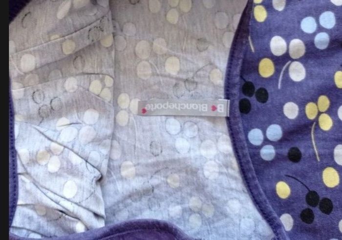 Haut violet et multicolore