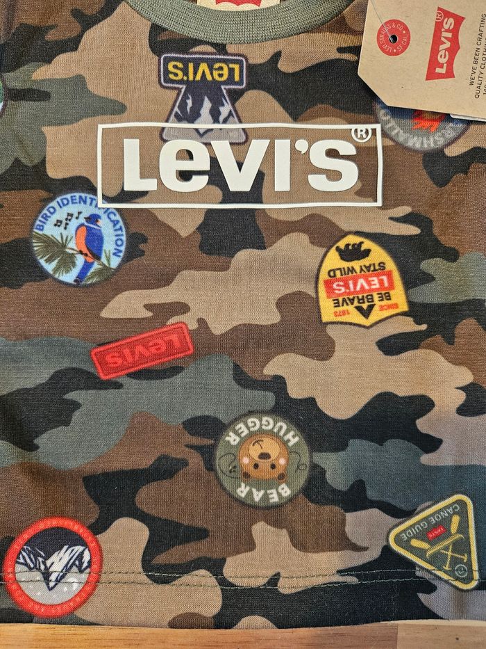 Tee-shirt neuf Levi's - photo numéro 3