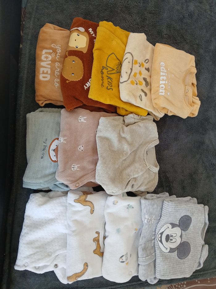 Lot de 18 pyjama