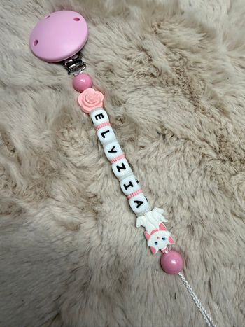 Attache tétine Marie