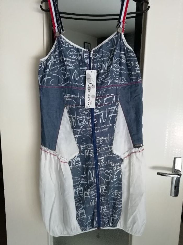 Très jolie Robe belle qualité sexy Neuve