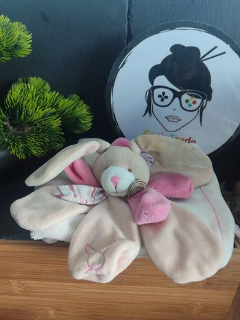 Doudou Et Compagnie Petal Lapin Rose Célestine  plat mouchoir #geektradedoudou