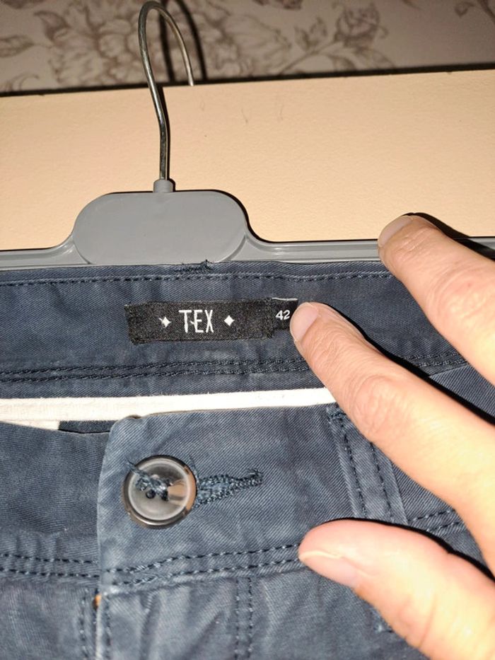 Short homme tex 42 bleu légèrement décoloré - photo numéro 3