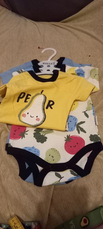 Lot 3 bodis 3 6 mois 68 cm
