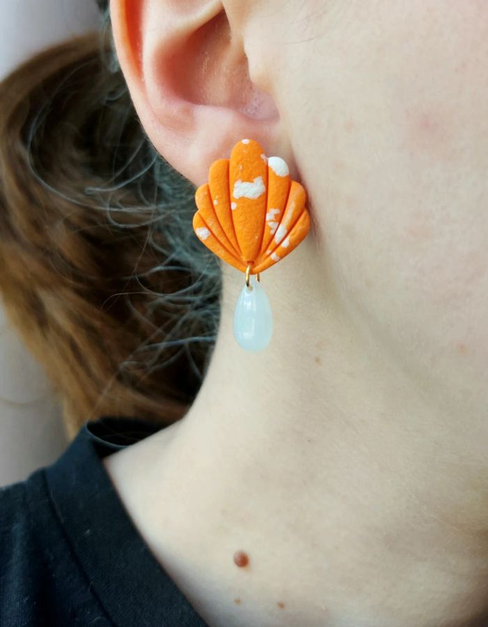 Boucles coquillages fluo - photo numéro 2