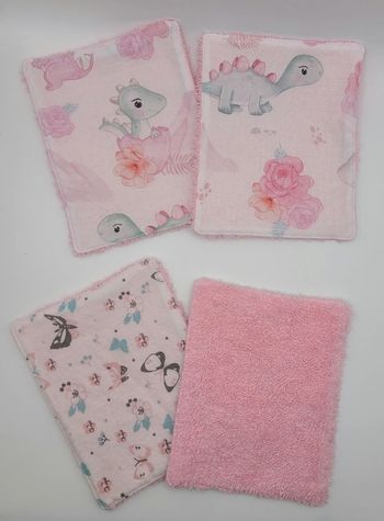 Débarbouillette rose à motifs fait main