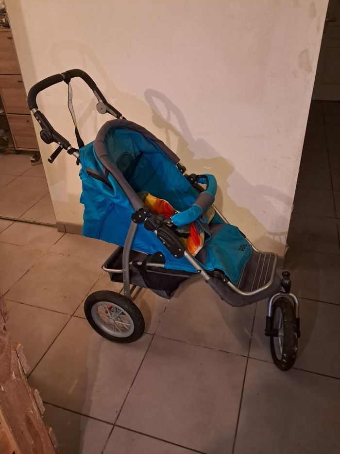 Poussette 3 roues tout terrain - photo numéro 2
