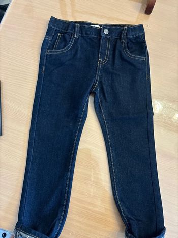 Jean taille 4 ans en très bon état