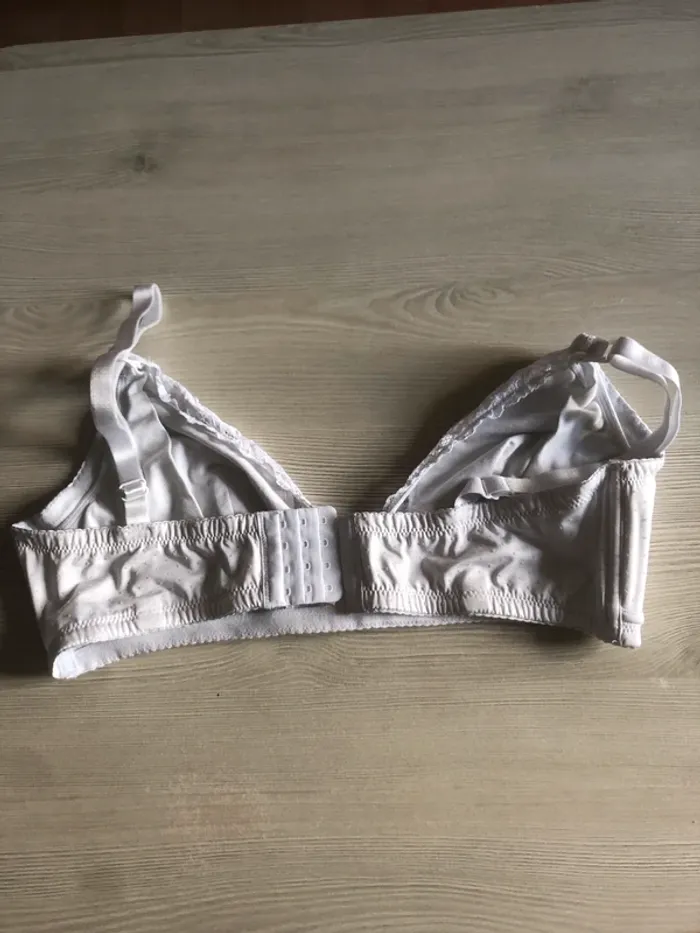 Soutien gorge allaitement neuf 105C - photo numéro 2