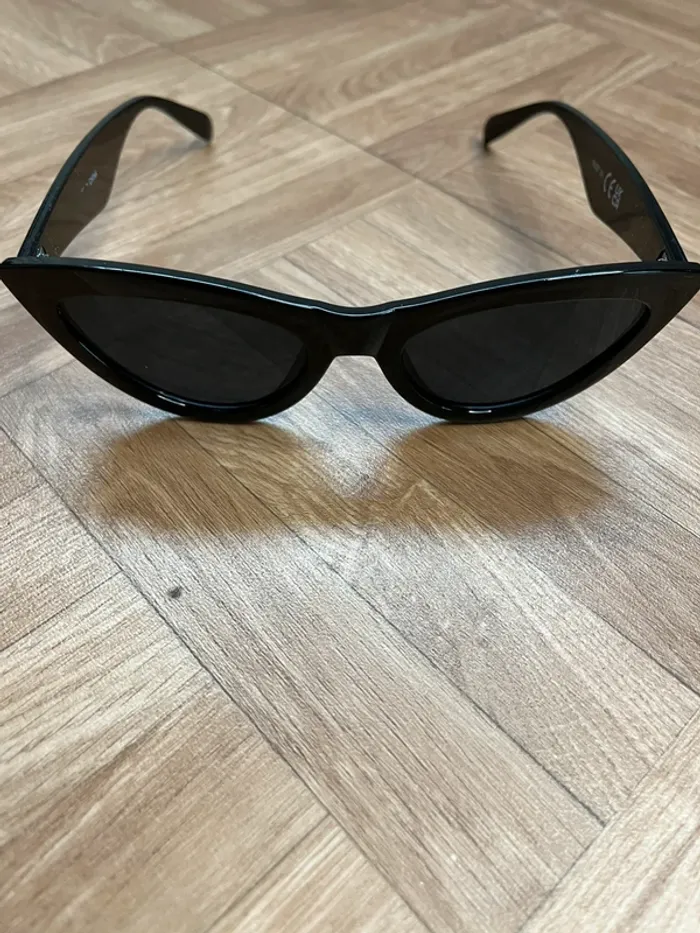 Lunettes de soleil à œil de chat cat eye - photo numéro 3