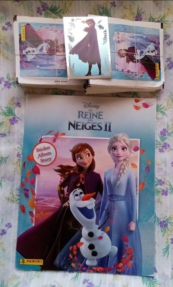 Lot Panini La Reine des Neiges II - Un album vide et 50 pochettes scellées