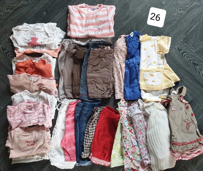 Lot de 31 vêtements été fille 6 mois