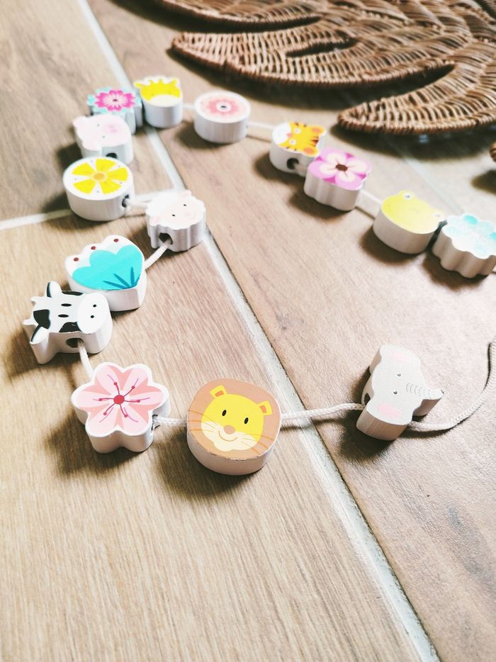 🪡Lot de perles en bois animaux et fleurs à enfiler - photo numéro 2