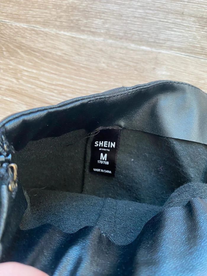 👗Jupe similicuir taille M shein - photo numéro 2