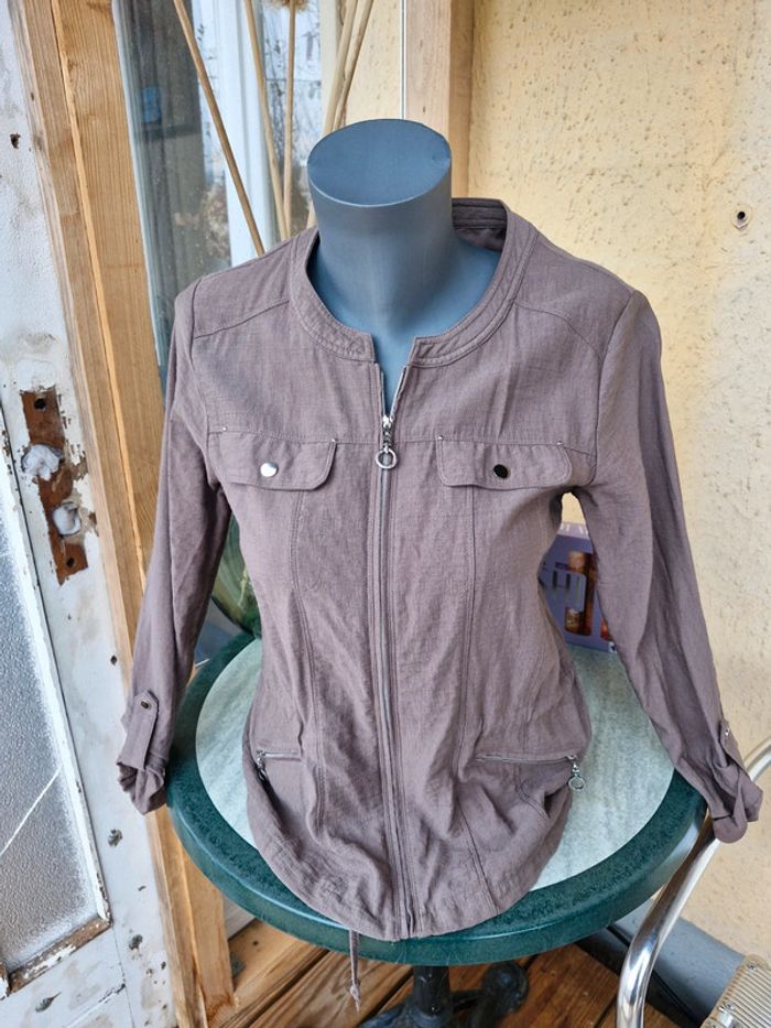 Veste légère femme. Armand Thiery