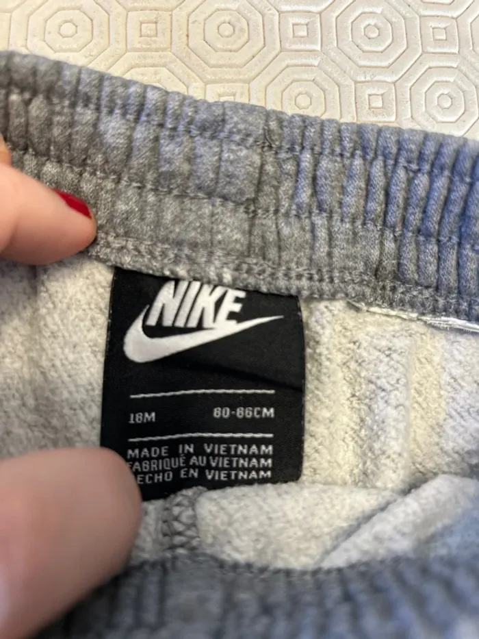 Bas de jogging Nike gris - 18 mois - photo numéro 3