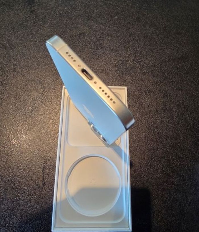 I p h o n e 15 pro  m ax - photo numéro 4