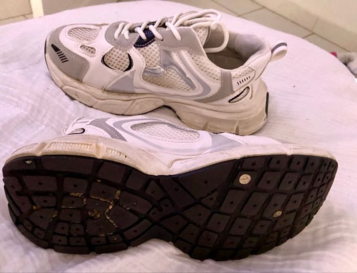 Paire de basket blanche noir grise 35/36 - photo numéro 6