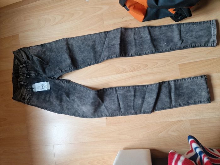 Jea n neuf taille 36