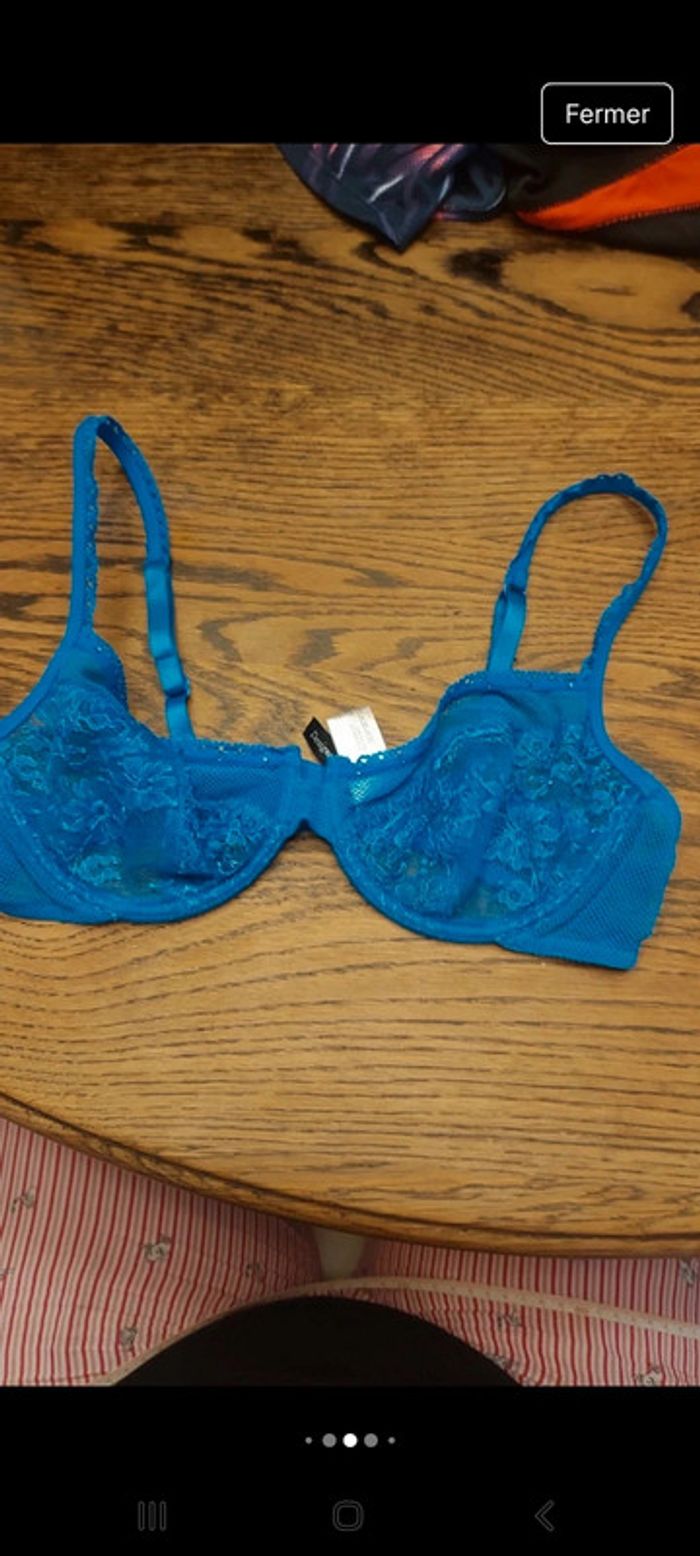 Très beau Soutien-gorge Andres Sarda fr 90 B - photo numéro 3