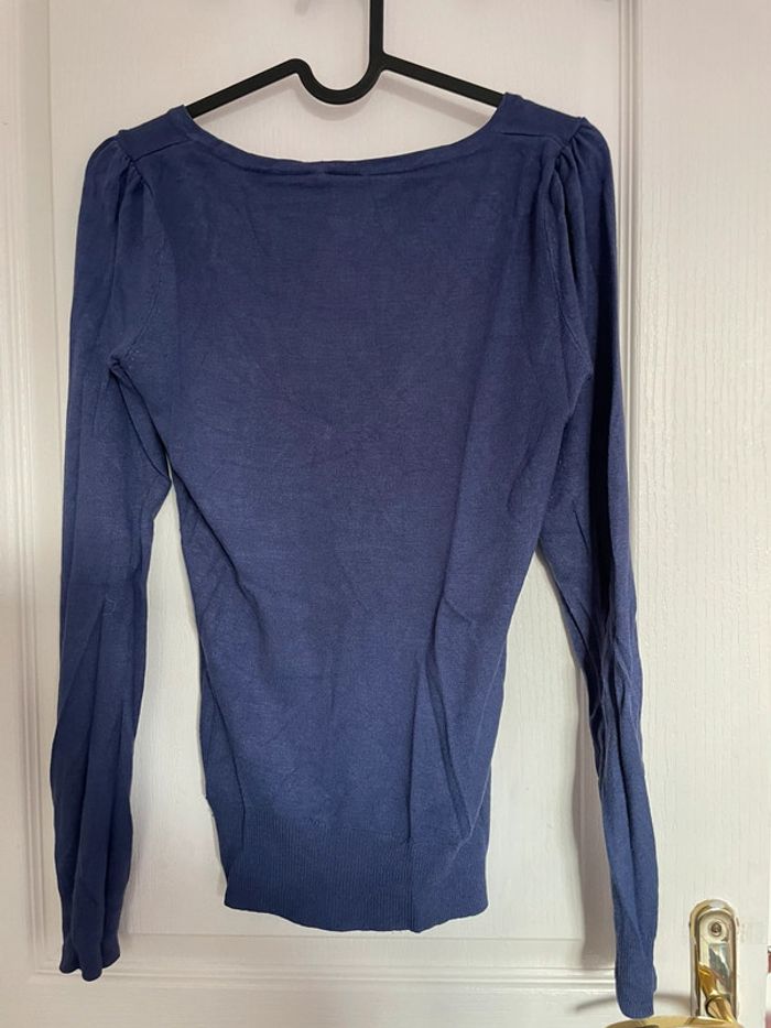 Pull col v bleu taille 36 - photo numéro 2