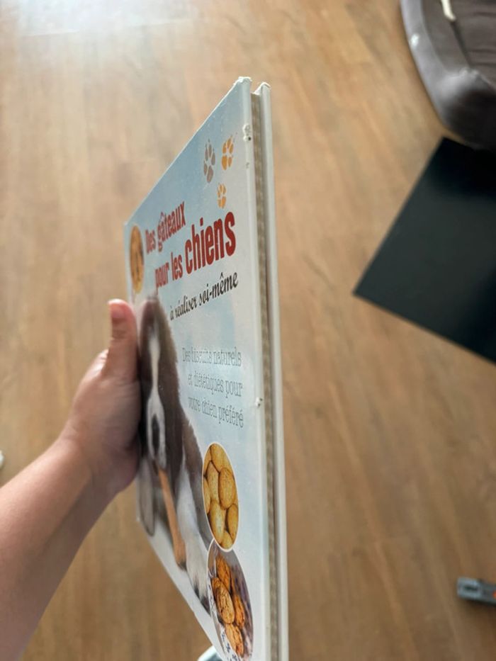 Livre Des gateaux pour les chiens à réaliser soi même - photo numéro 2