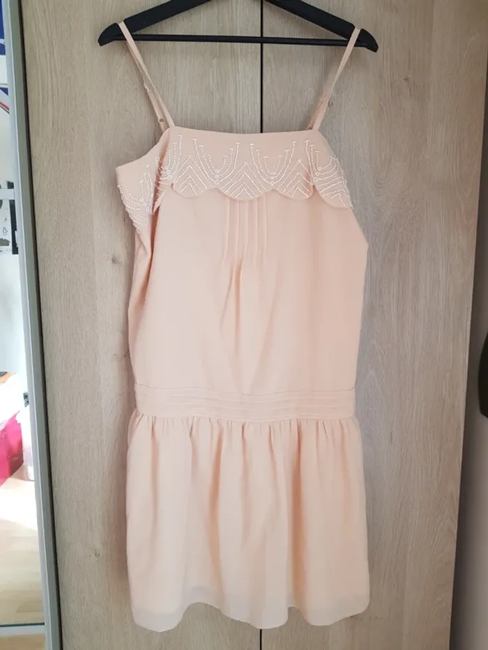 Robe à petite bretelle