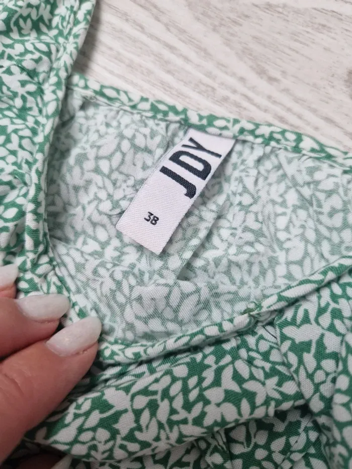Top taille 38 motifs florale vert et blanc - photo numéro 3