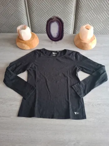 T-shirt noir taille 12 ans TBE