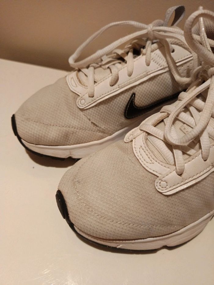 Magnifique paires de Nike air max taille 38,5 - photo numéro 2