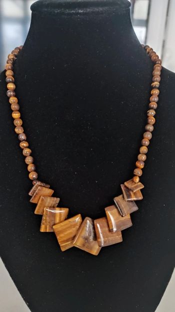 Collier en perles oeil de tigre