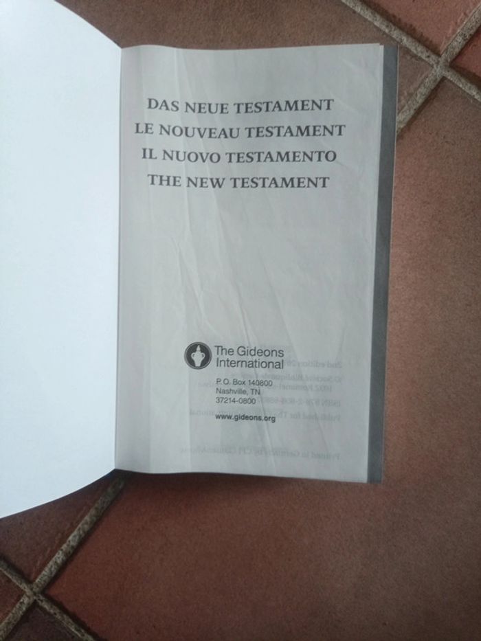 Le Nouveau Testament - photo numéro 2