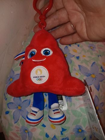 Peluche porte clef la phryges jo 2024