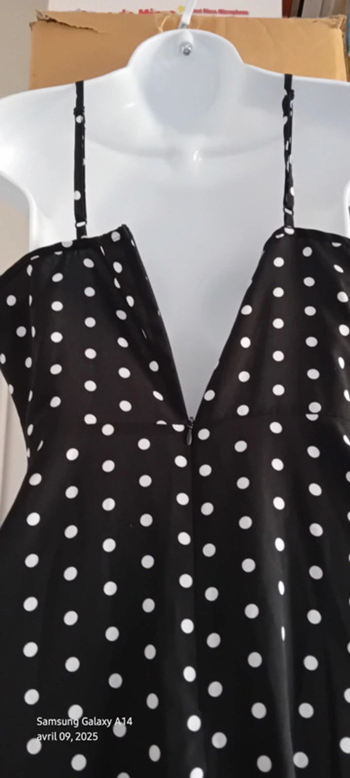 Robe longue fluide fines bretelles à pois avec fente noir femme M shein - photo numéro 9