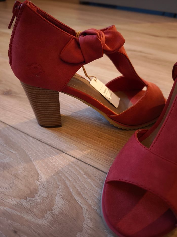 Escarpins rouge corail neufs - photo numéro 2